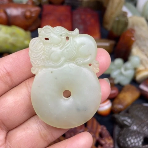 蛇纹石玉未镶嵌颈饰42