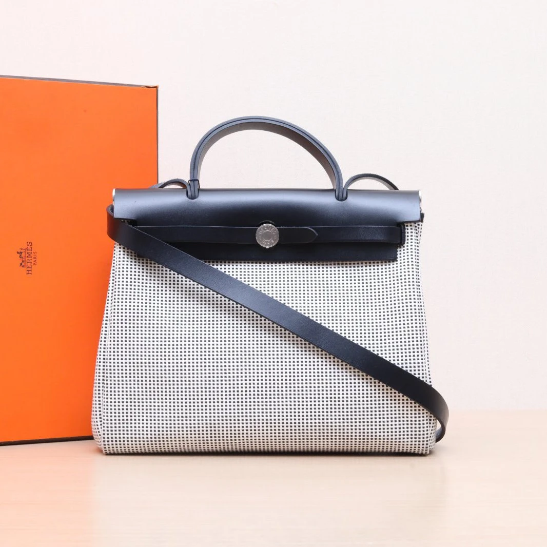 99新 Hermes/爱马仕 小花6欢 Herbag 31cm 熊猫色帆布 B刻 银扣