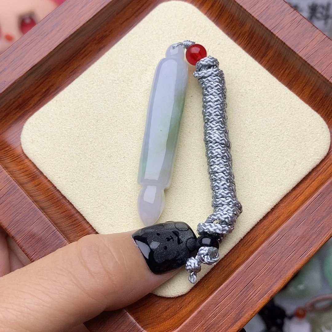 翡翠未镶嵌颈饰毛笔挂件