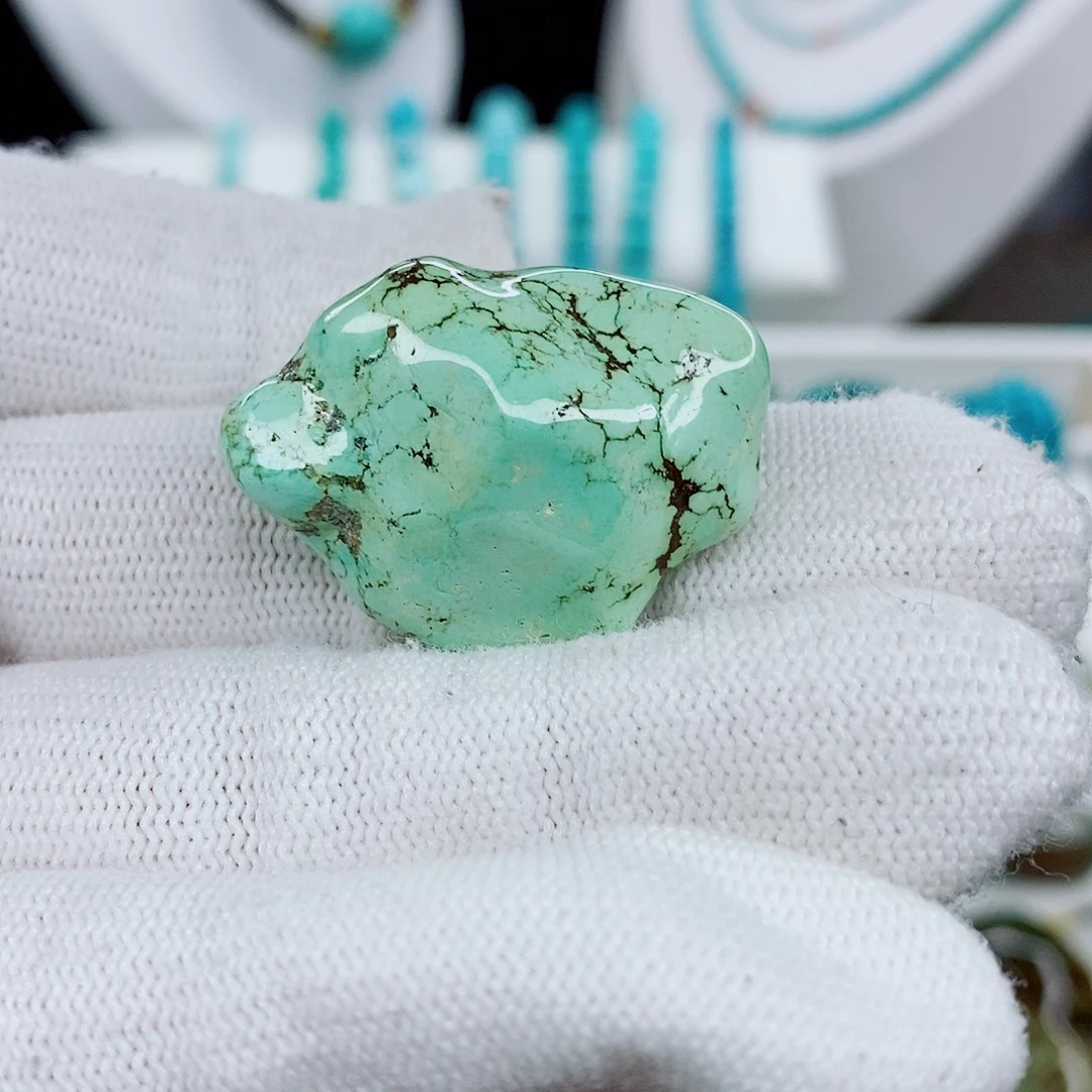 绿松石未镶嵌颈饰