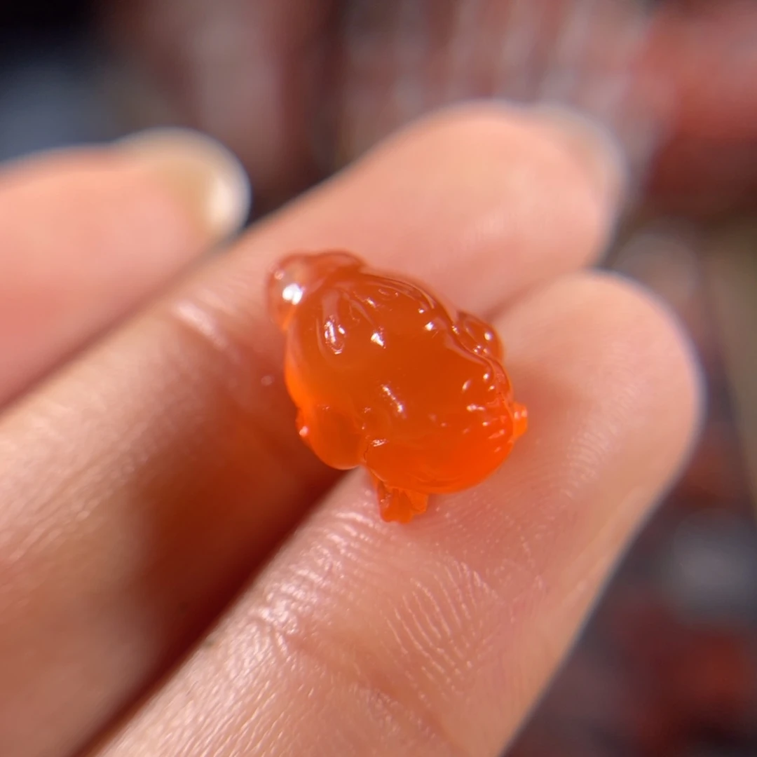 南红玛瑙未镶嵌丽江料 三足 金蟾不退不换