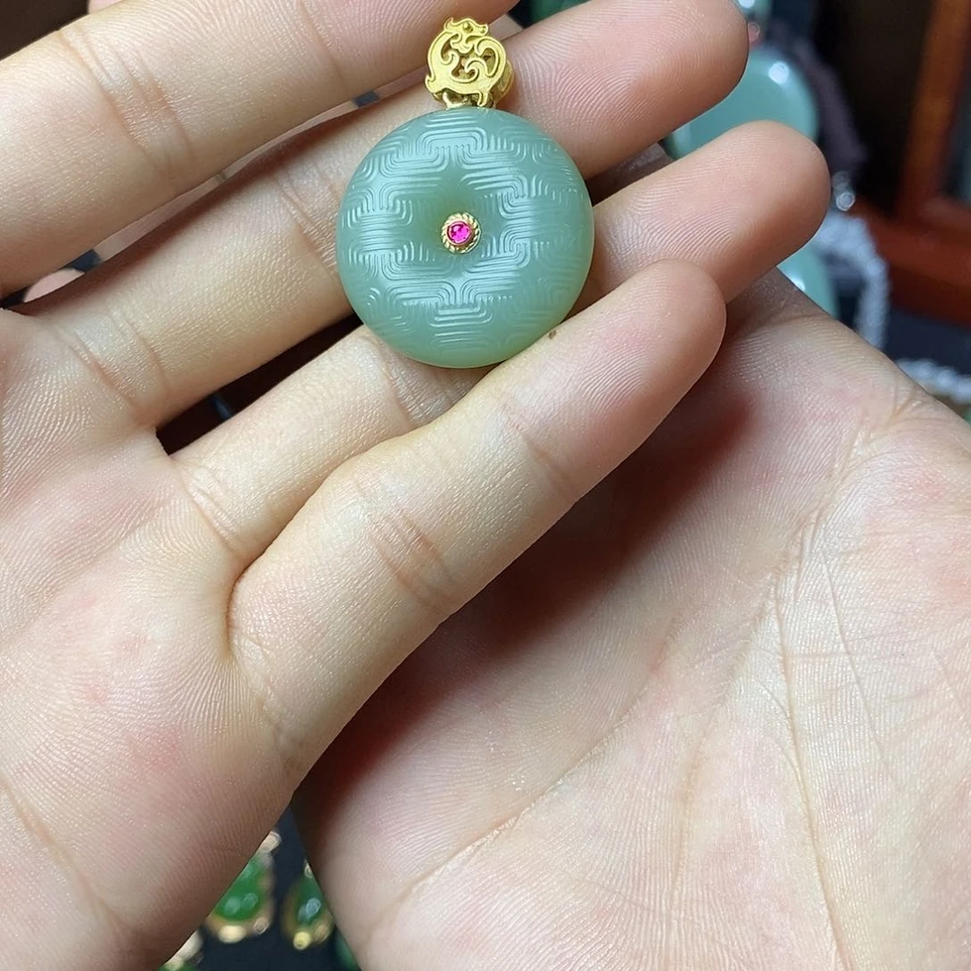 和田玉（碧玉）18K金镶嵌颈饰