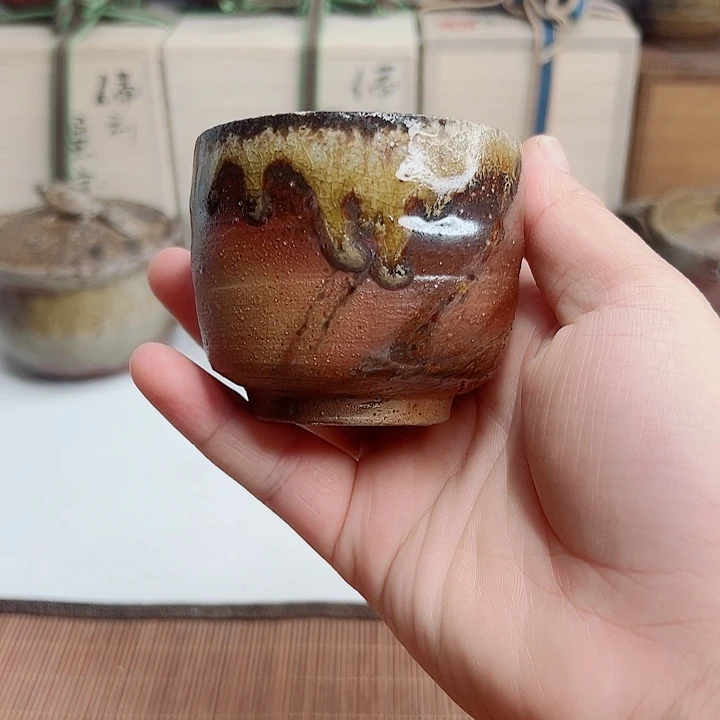 杯备前烧，失部笃郎主人杯