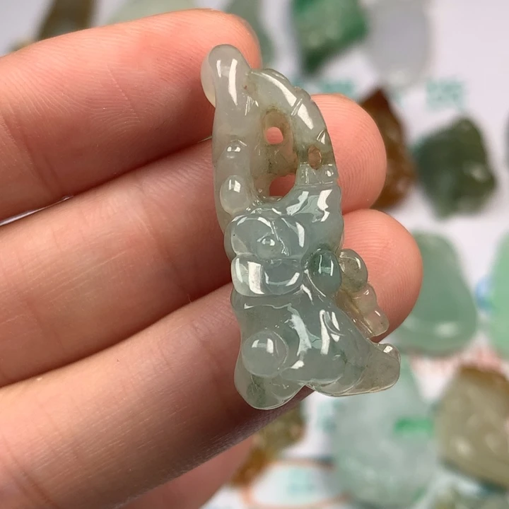 翡翠未镶嵌颈饰翡翠