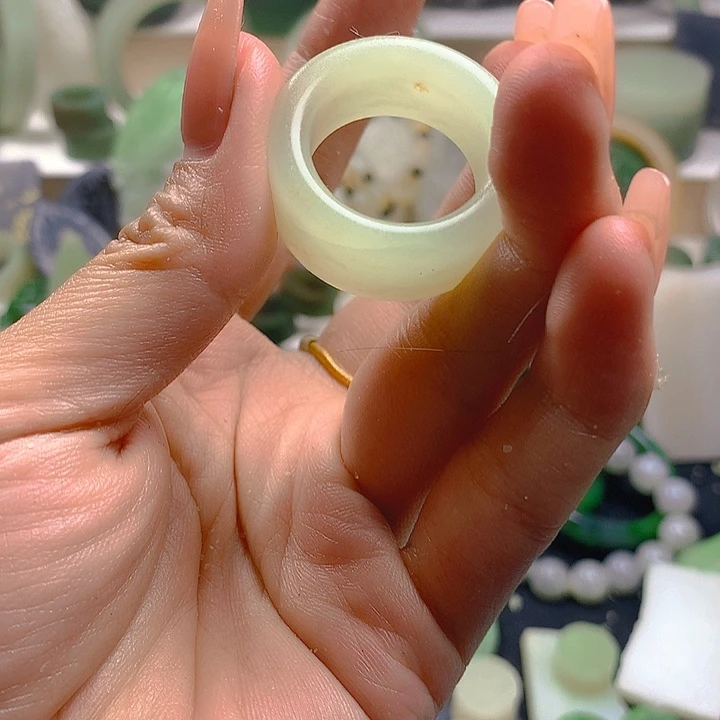 和田玉未镶嵌珠宝半成品