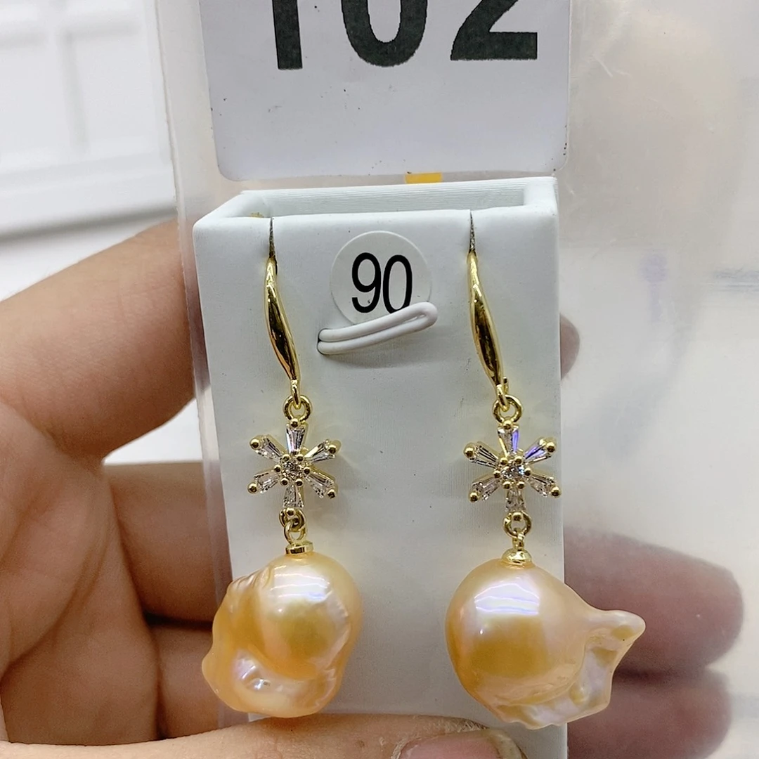 淡水珍珠颈饰合金