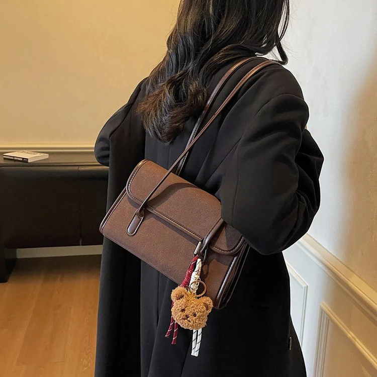 秋冬复古磨砂包包女2025新款大容量单肩腋下包休闲百搭时尚通勤包