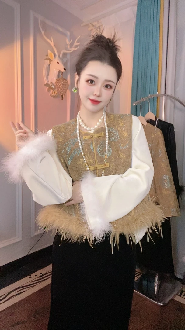 【加棉加厚】新中式国风驼鸟毛马夹女2025秋冬新款复古植绒提花盘扣