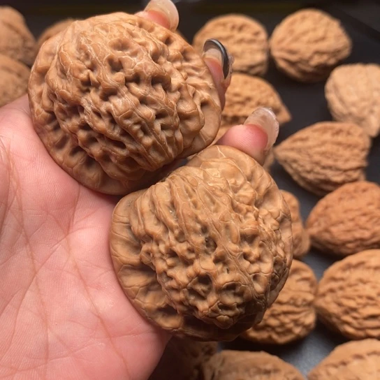 【闪购商品】行****肉文玩核桃手把件金公子
