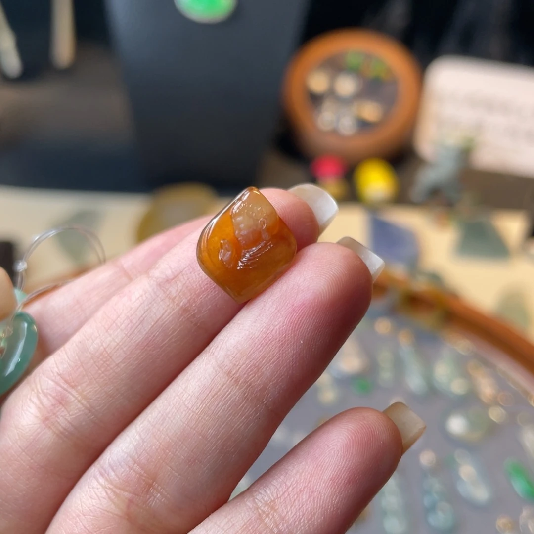 未镶嵌定制翡翠心*裸石