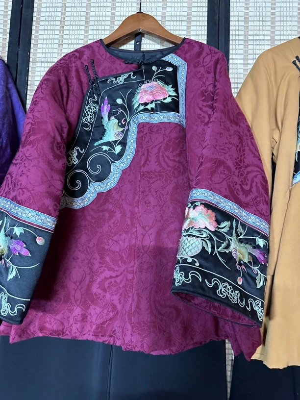 酒红色复古刺绣苗族服饰少数民族日常款棉衣