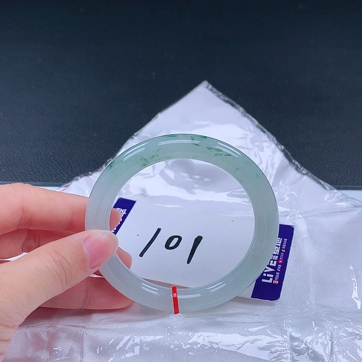 翡翠手镯未镶嵌手镯001645