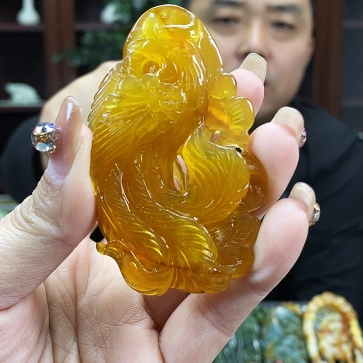 蛇纹石玉吊坠未镶嵌