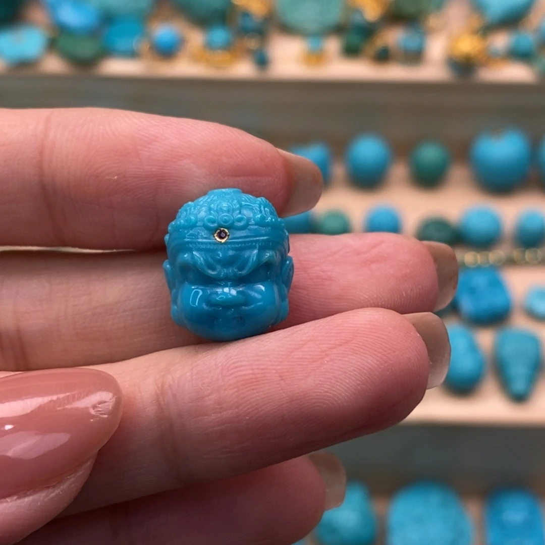 狼***腾未镶嵌绿松石颈饰