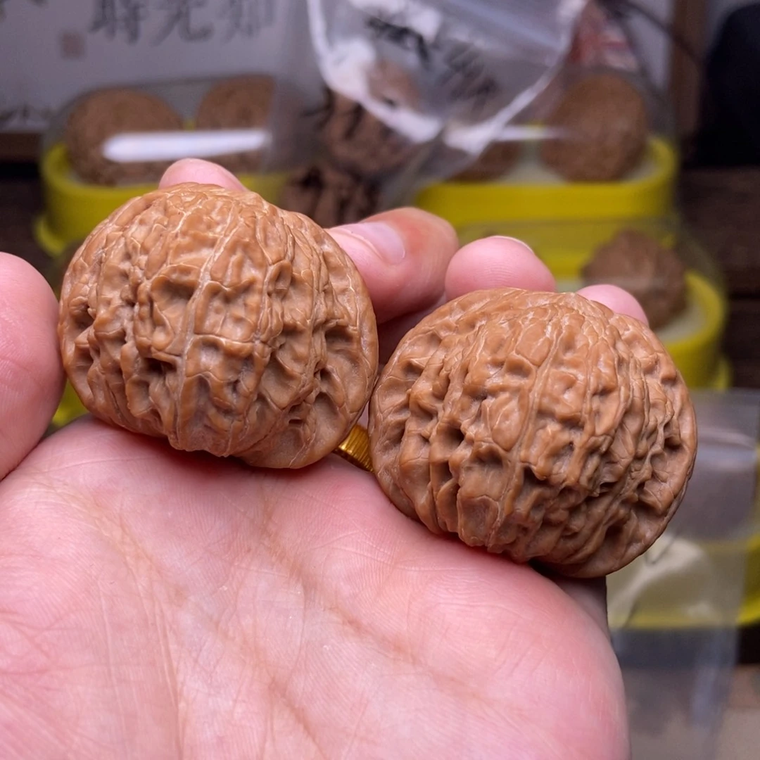 文玩核桃吊坠马*佐全品磨盘40尺红皮山地a01