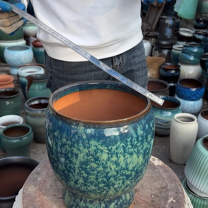 高度25厘米口20厘米