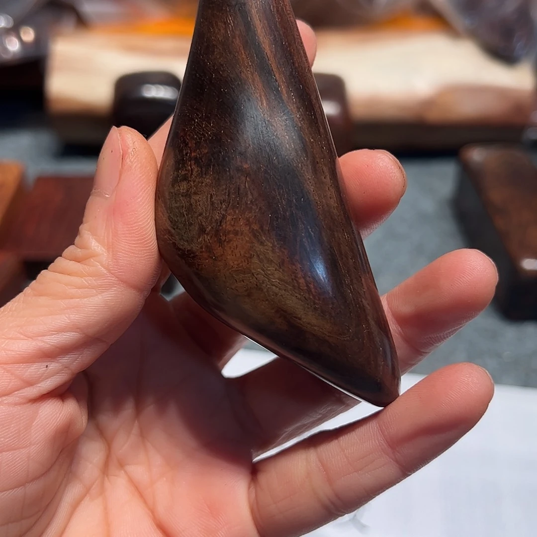 交趾黄檀（大红酸枝）匚*