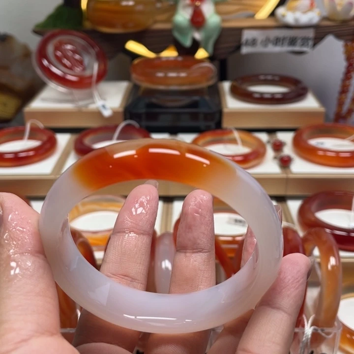 玛瑙/玉髓手镯未镶嵌