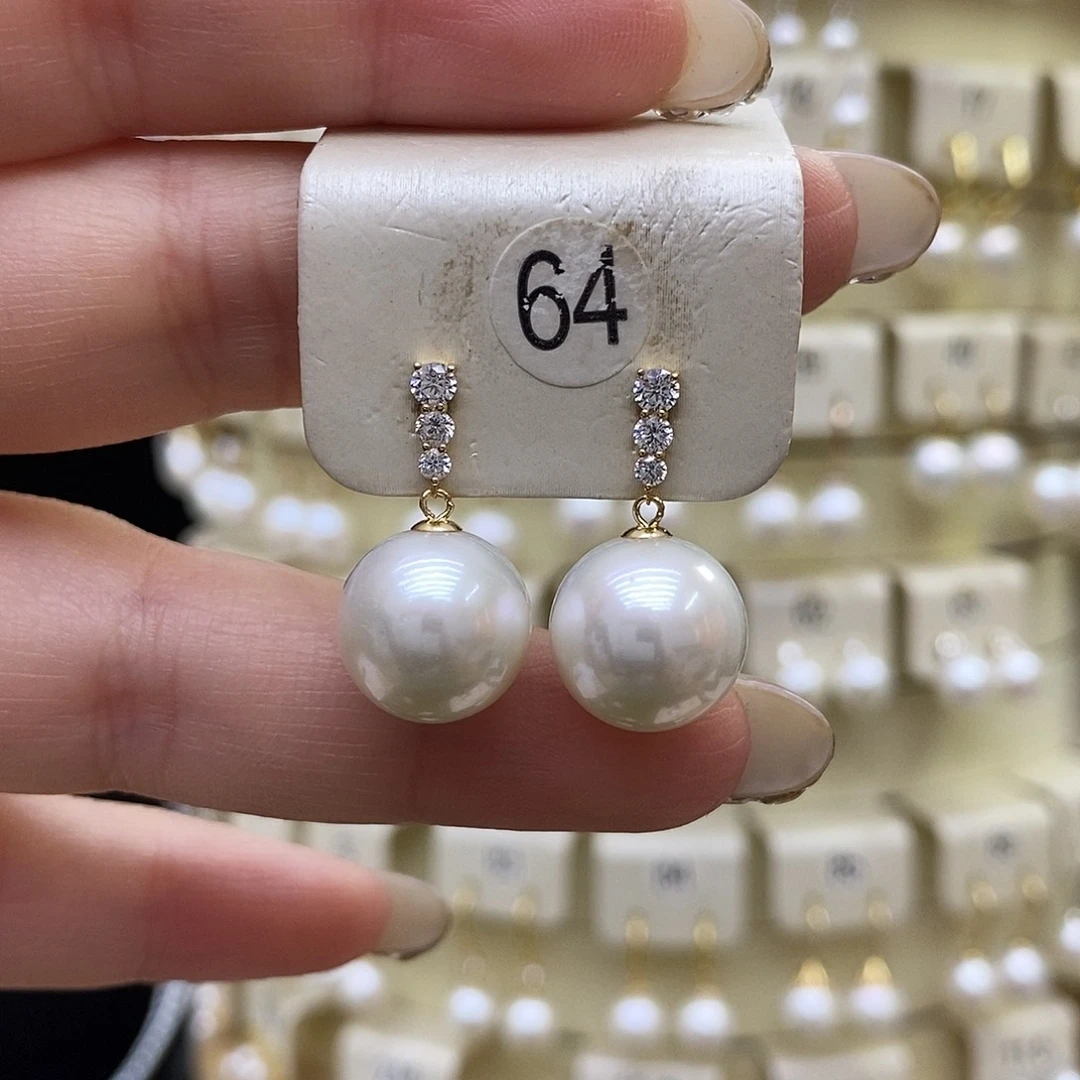 耳饰18K金镶嵌淡水珍珠