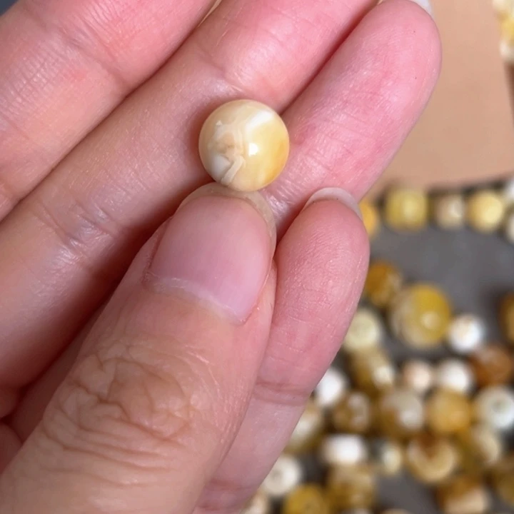 未镶嵌蜜蜡裸石9.5mm一个