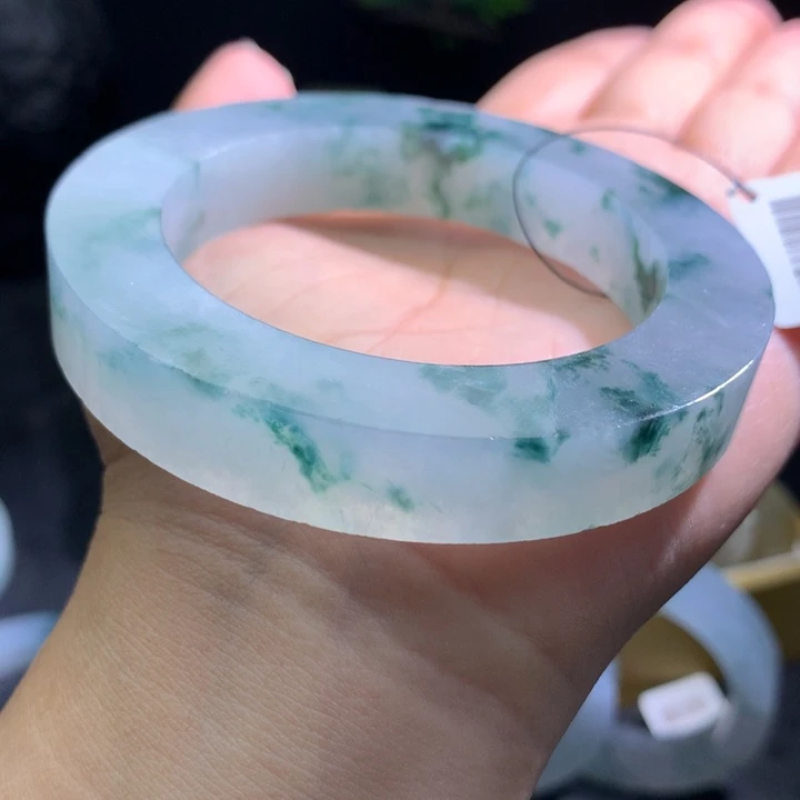 定制翡翠未镶嵌翡翠手镯