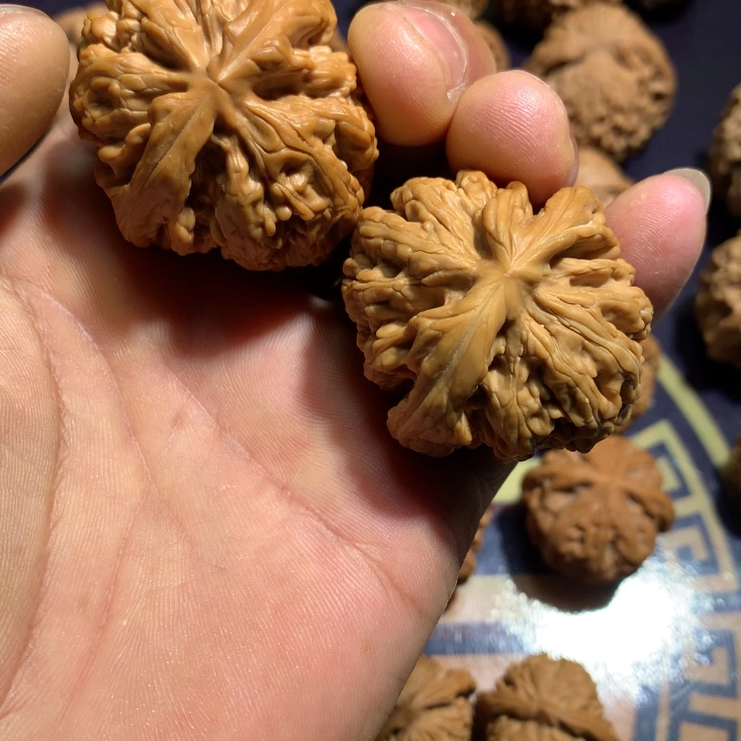 文玩核桃把件红锦鲤43