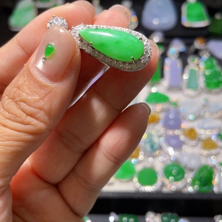 颈饰银S925镶嵌翡翠