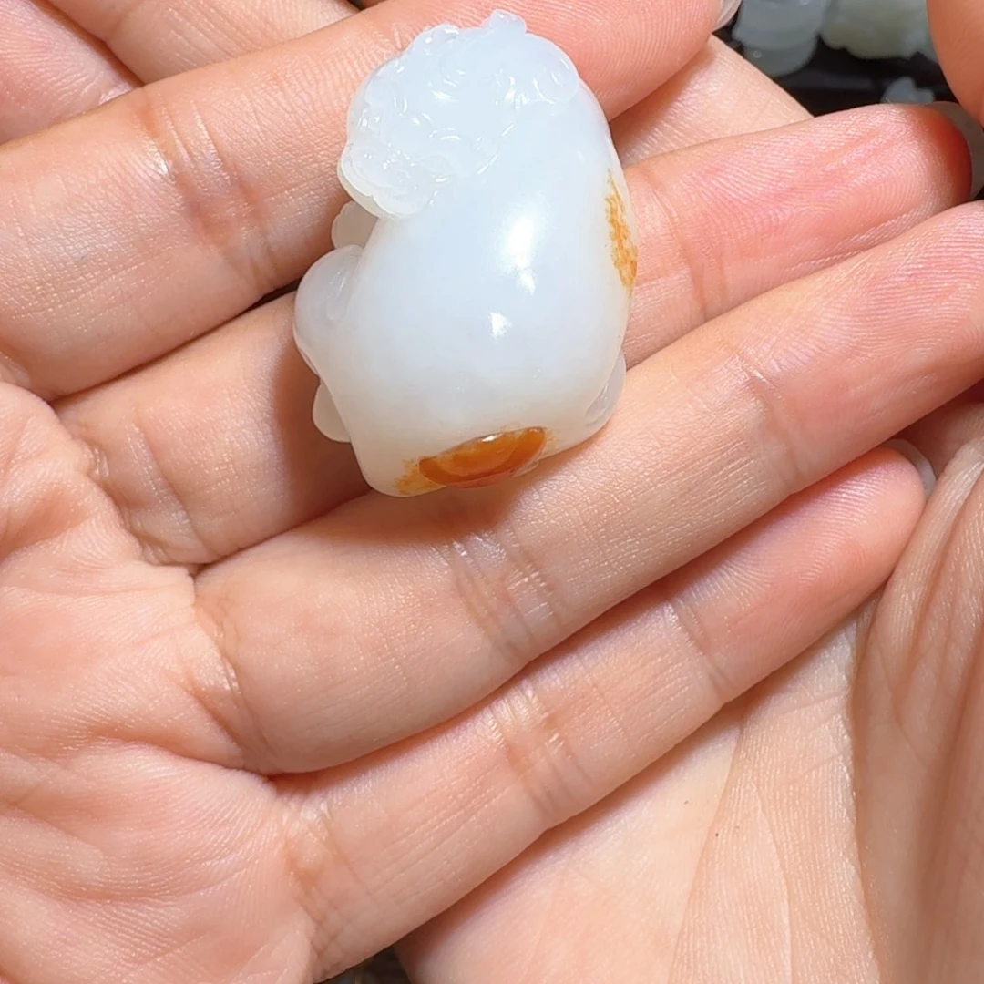 ****博和田玉未镶嵌颈饰