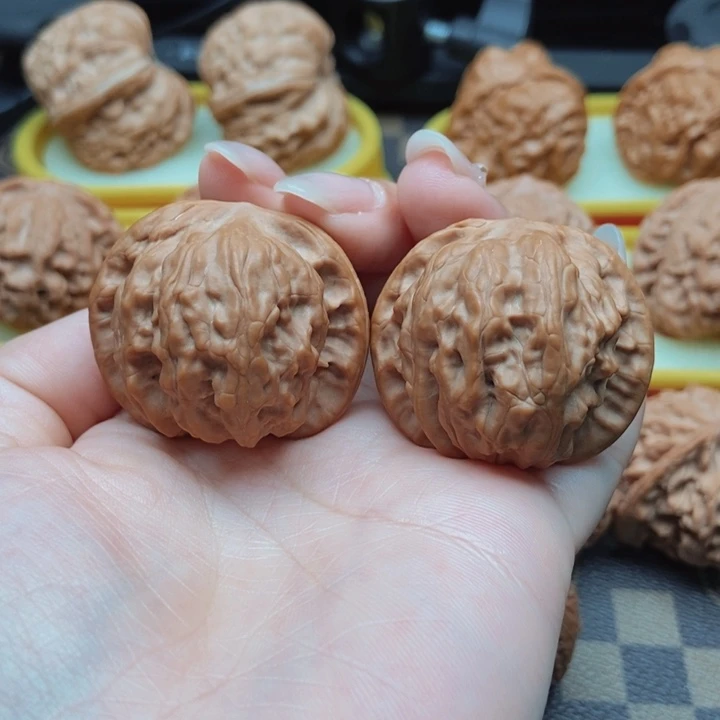 文玩核桃吊坠38野狼