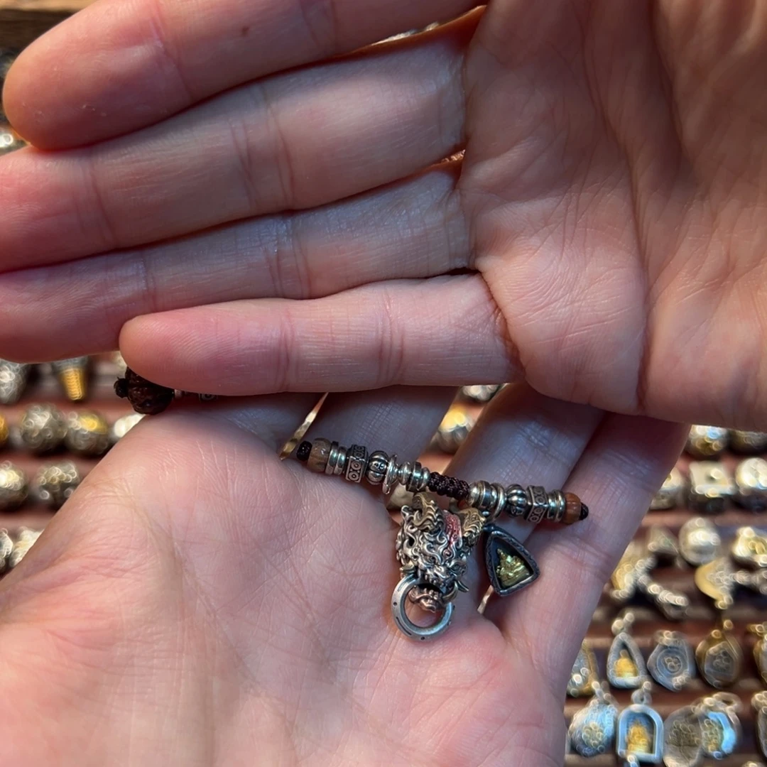 足银搭配示范白色