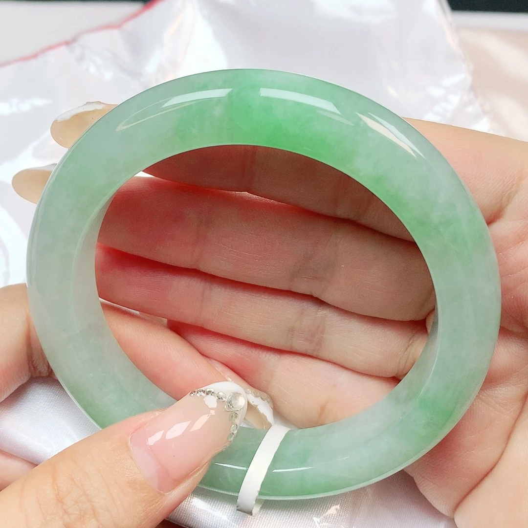 翡翠手镯未镶嵌抖音576