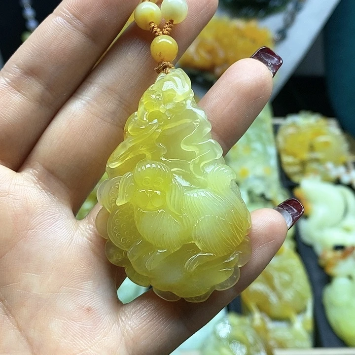 蛇纹石玉挂件未镶嵌