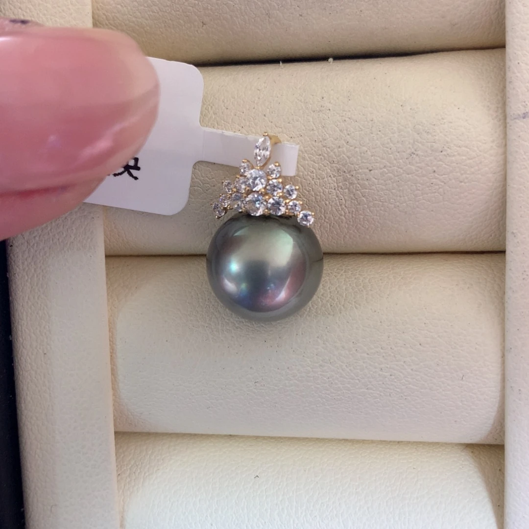 颈饰18K金镶嵌海水珍珠