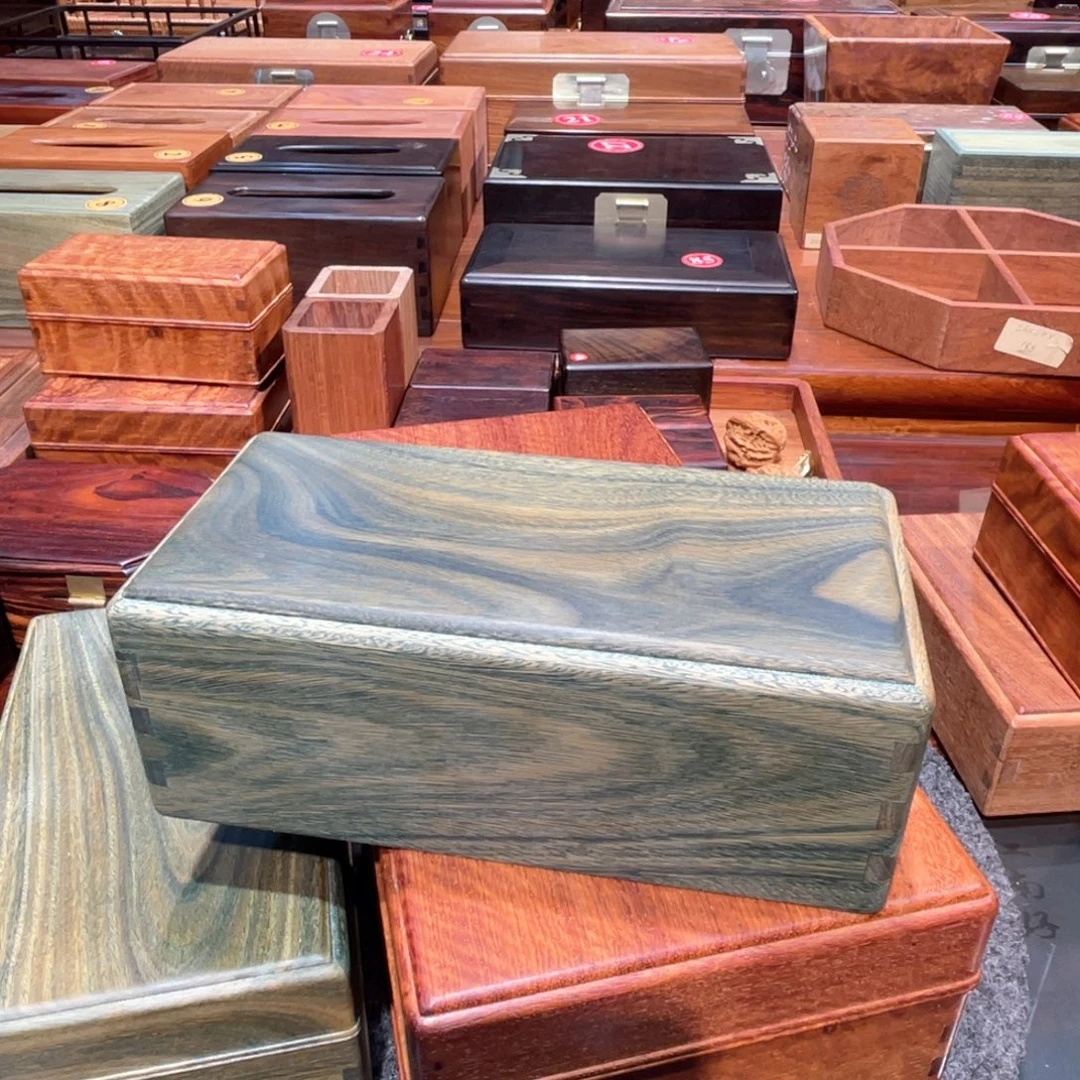 郑***姐红酸枝木类家具绿檀20机关盒