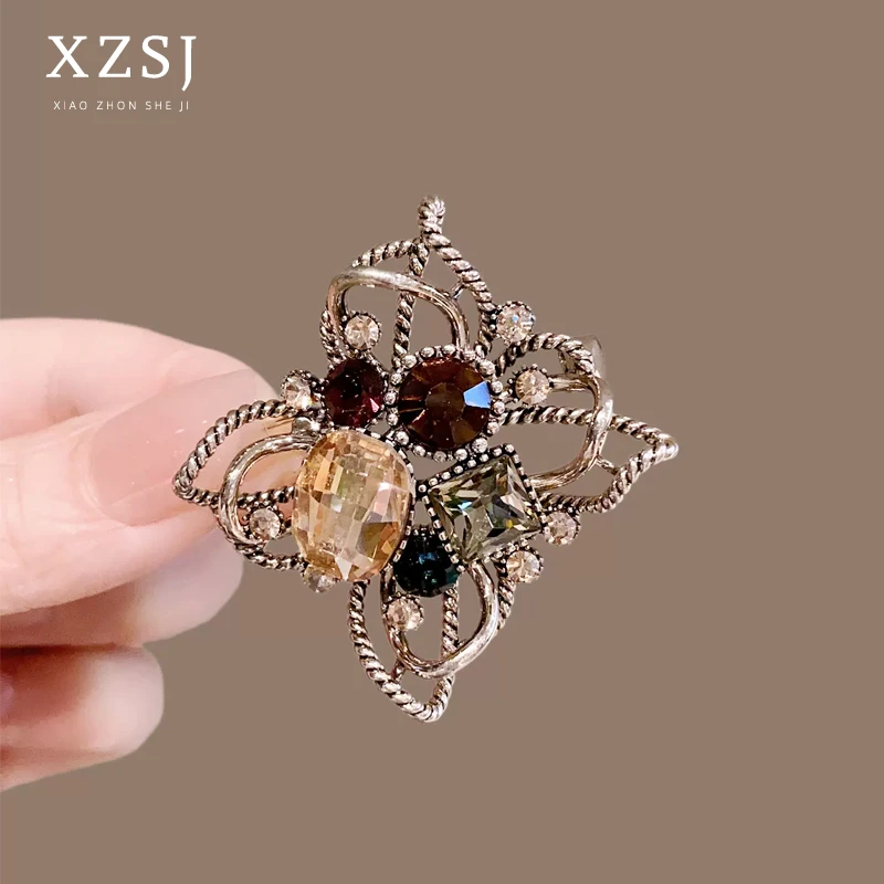 合金胸针 复古创意中古风水晶胸花高档女气质设计感别针大衣配饰