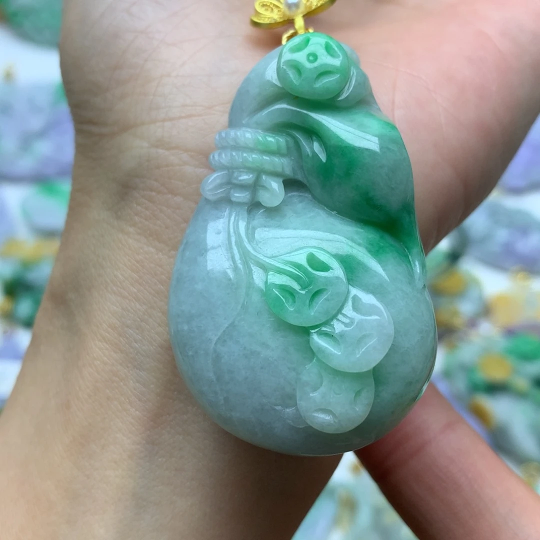 翡翠颈饰未镶嵌只**见翡翠