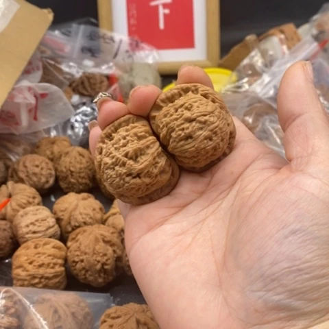 文玩核桃吊坠宇***1白狮子