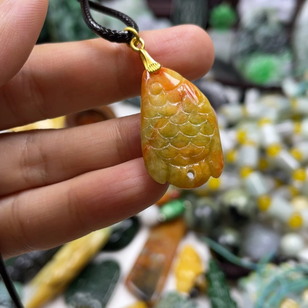 翡翠颈饰未镶嵌牌子