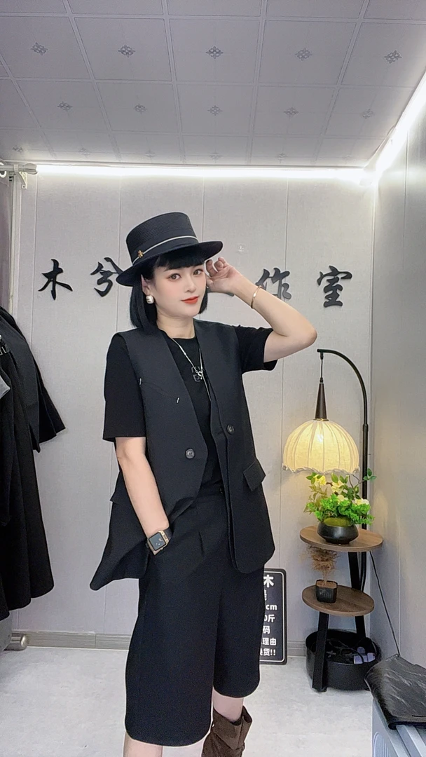 《木兮木》2025新款气质减龄马夹女士V领欧范法式洋气休闲版
