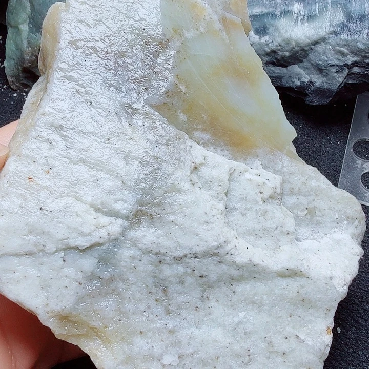 未镶嵌和田玉（糖玉）珠宝半成品