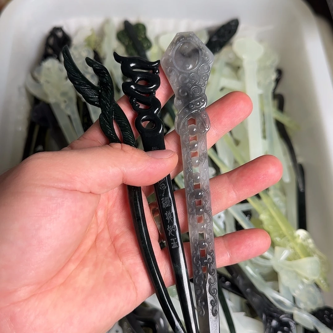 笑****蛇纹石玉未镶嵌发饰