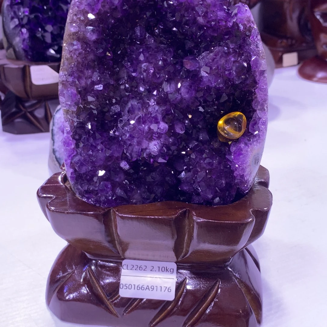 织绣乌拉圭紫水晶