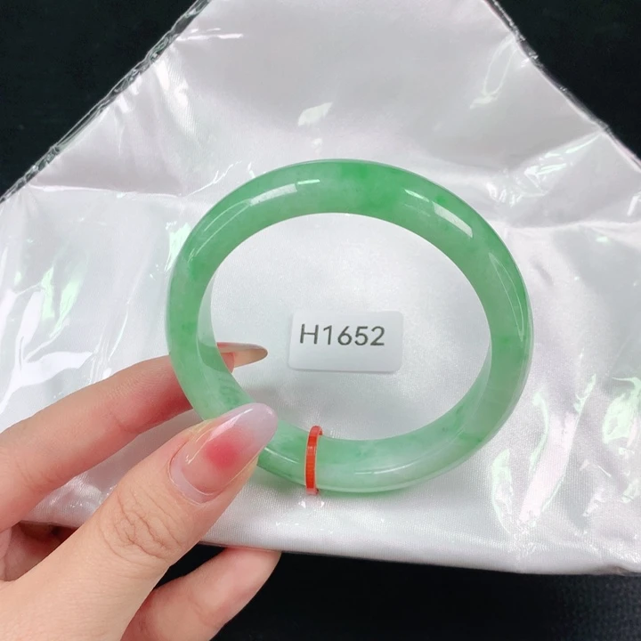 翡翠手镯未镶嵌天然翡翠手镯04