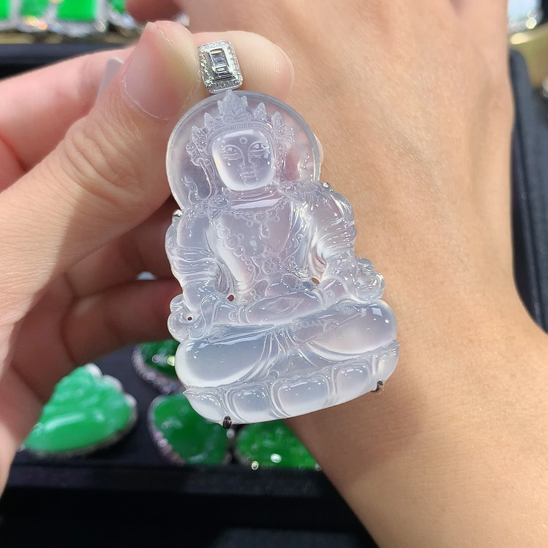 猛***腿翡翠18K金镶嵌颈饰