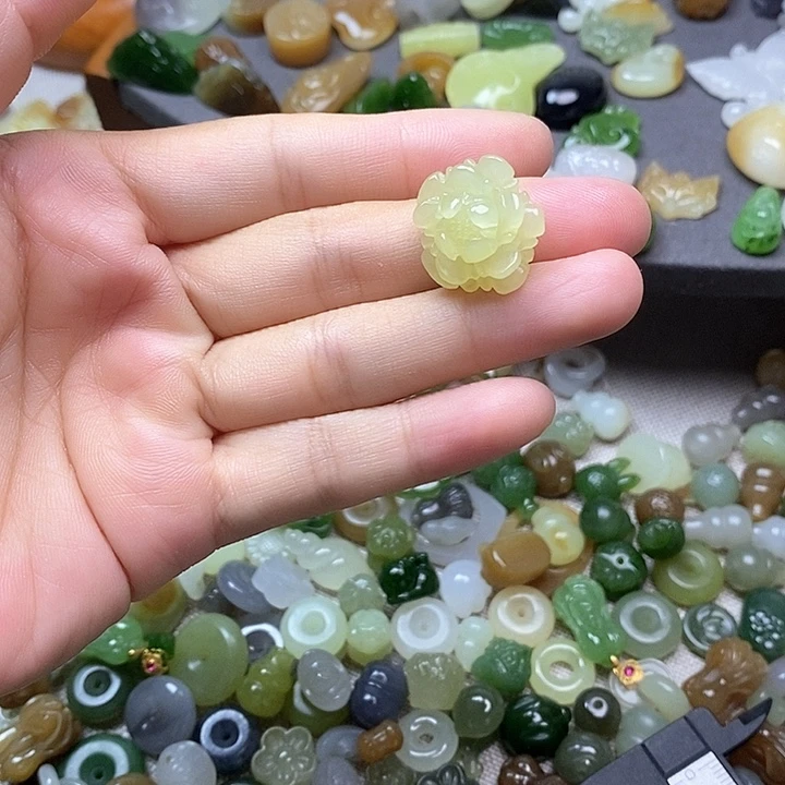 未镶嵌和田玉挂件