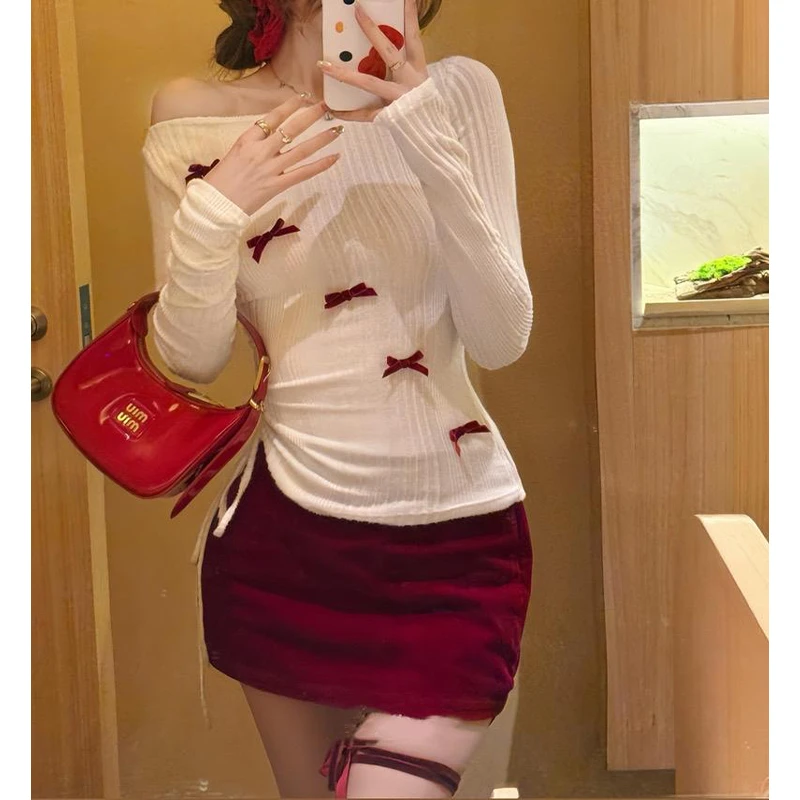 丝绒蝴蝶结性感露肩一字领收腰显瘦打底衫+绑带红色丝绒包臀裙
