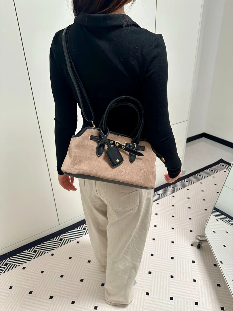 小鹅实拍【长33cm 宽10.5cm 高17cm】PU单肩款拉链斜挎包百搭轻奢