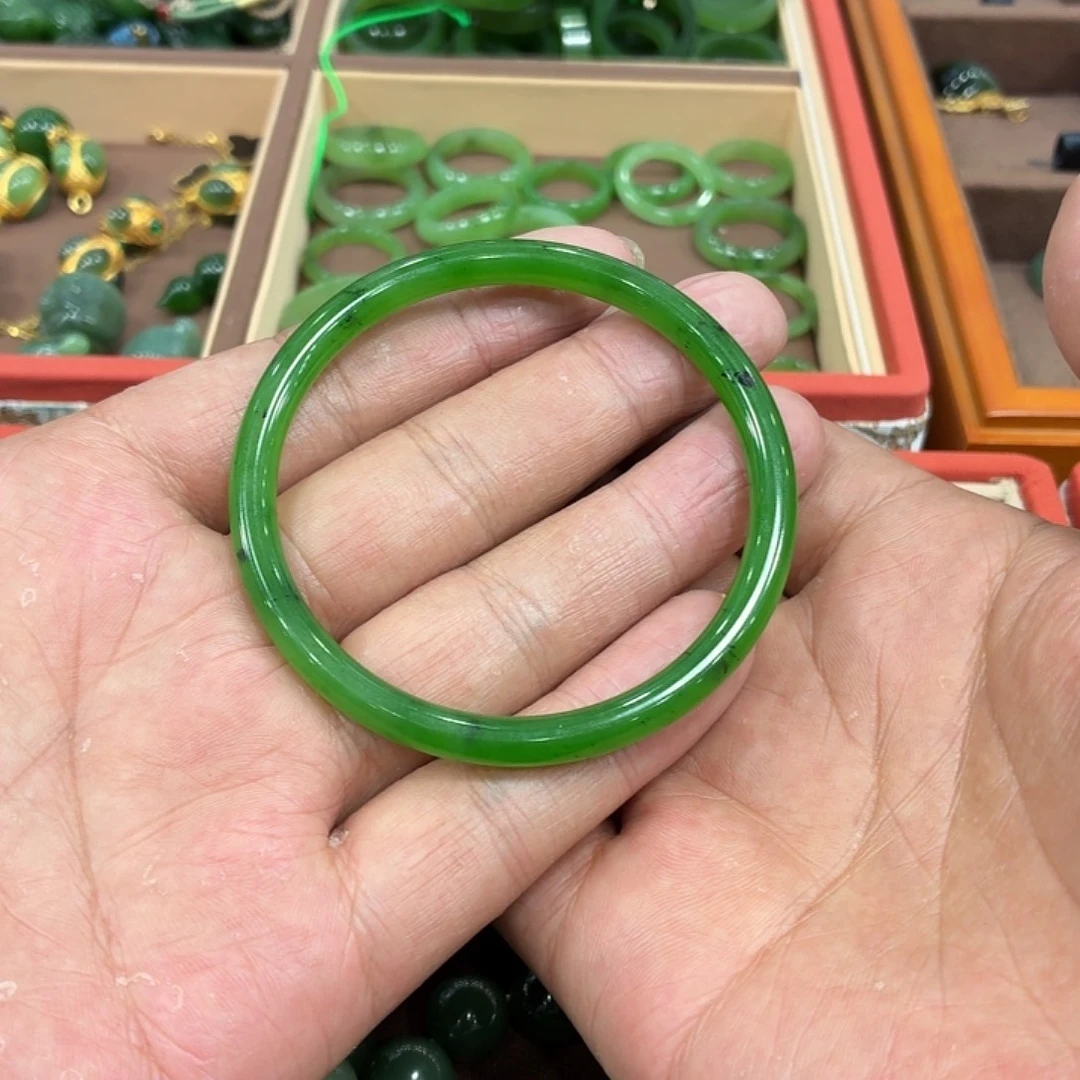 豆***脚和田玉未镶嵌手镯