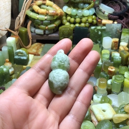 未镶嵌岫玉吊坠岫