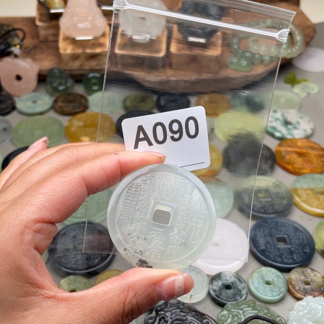 胖***飞蛇纹石玉未镶嵌颈饰